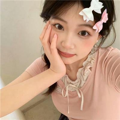 三女性